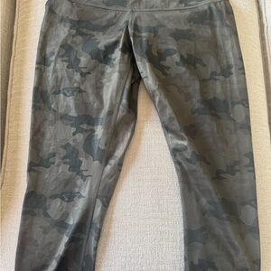 lululemon athletica Camouflage Leggings Size 10 EUC